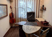 Продаж 3 кімнатної квартири (56/39/6), 1 пов. 5 пов. будинку