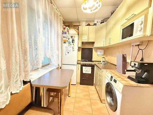 Продаж 2 кімнатної квартири (41/30/7), 5 пов. 5 пов. будинку, <a class="location-link" href="/kiev/" title="Недвижимость Київ">Київ</a>, <a class="location-link" href="/kiev/svyatoshinskij/" title="Недвижимость Святошинський район">Святошинський р-н</a>, Сімї Сосніних вул., 8 (изображение 1)