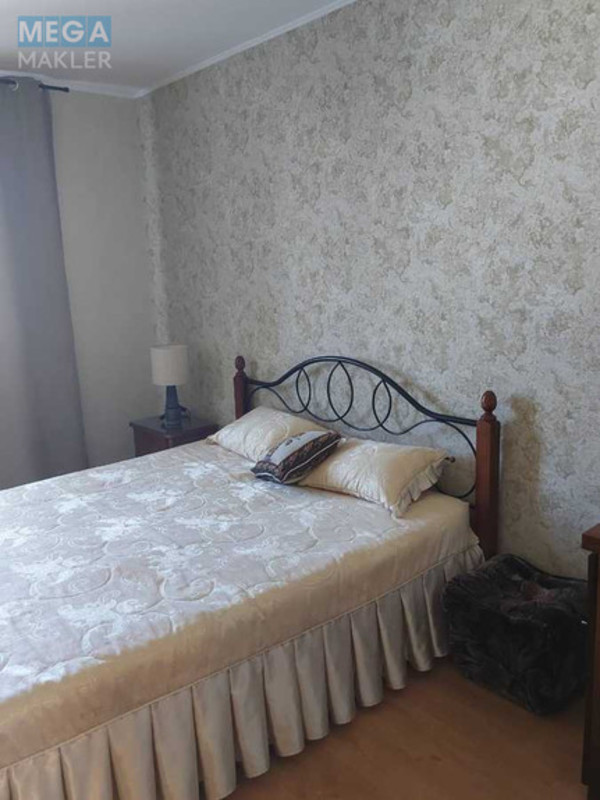 Оренда 2 кімнатної квартири, <a class="location-link" href="/kiev/" title="Недвижимость Київ">Київ</a>, <a class="location-link" href="/kiev/solomenskij/" title="Недвижимость Солом'янський район">Солом'янський р-н</a>, Повітрофлотська вул., 15 (изображение 1)