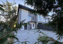 Продаж дома, 2 поверху, 128 кв.м, 4 кімнати, ділянка 5 соток