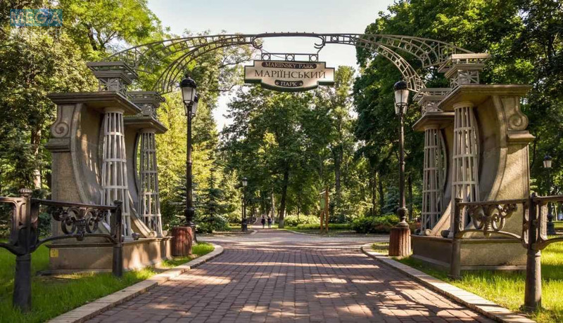 Оренда 3 кімнатної квартири, <a class="location-link" href="/kiev/" title="Недвижимость Київ">Київ</a>, <a class="location-link" href="/kiev/pecherskij/" title="Недвижимость Печерський район">Печерський р-н</a>, Липська вул., 15б (изображение 1)