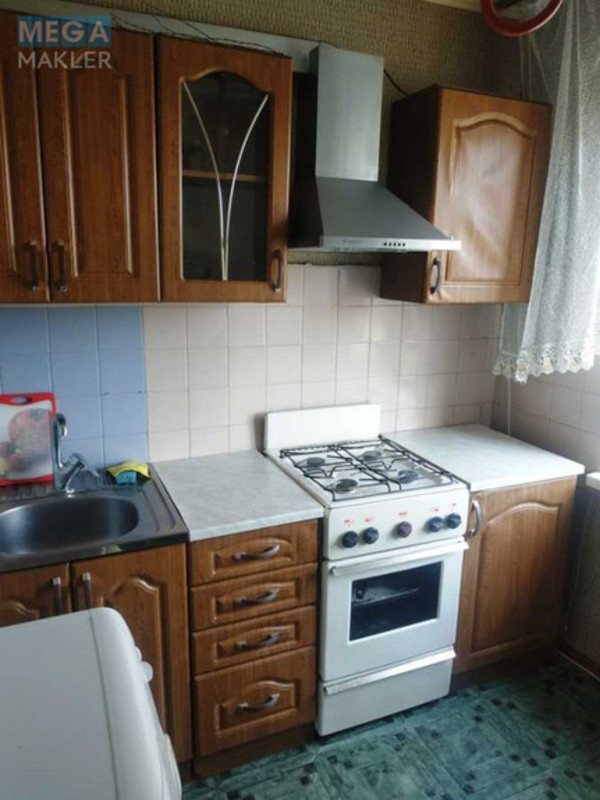 Оренда 2 кімнатної квартири, <a class="location-link" href="/kiev/" title="Недвижимость Київ">Київ</a>, <a class="location-link" href="/kiev/obolonskij/" title="Недвижимость Оболонський район">Оболонський р-н</a>, Автозаводська вул., 17 (изображение 1)