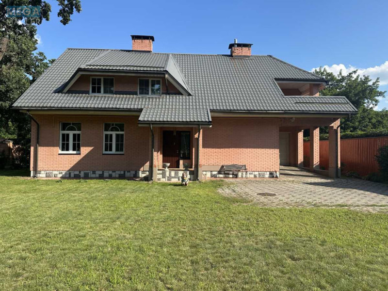 Продаж дома, 2&nbsp;поверху, 240&nbsp;кв.м, 5&nbsp;кімнат, ділянка 15&nbsp;соток, <a class="location-link" href="/kiev/" title="Недвижимость Київ">Київ</a>, <a class="location-link" href="/kiev/obolonskij/" title="Недвижимость Оболонський район">Оболонський р-н</a>, Квитки Цисык ул., 81 (изображение 1)