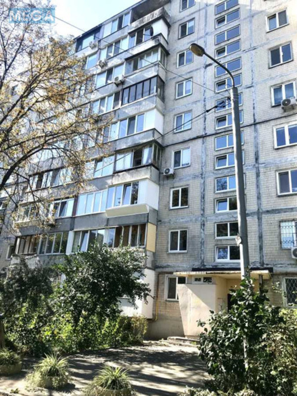 Продаж 2 кімнатної квартири (52/32/7), 9 пов. 9 пов. будинку, <a class="location-link" href="/kiev/" title="Недвижимость Київ">Київ</a>, <a class="location-link" href="/kiev/shevchenkovskij/" title="Недвижимость Шевченківський район">Шевченківський р-н</a>, Пугачова вул., 14 (изображение 1)