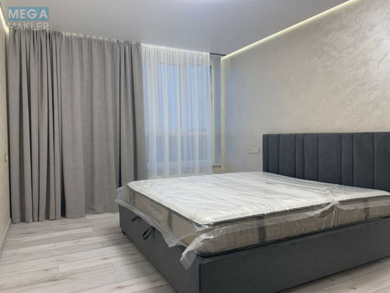 Оренда 2 кімнатної квартири, <a class="location-link" href="/kiev/" title="Недвижимость Київ">Київ</a>, <a class="location-link" href="/kiev/solomenskij/" title="Недвижимость Солом'янський район">Солом'янський р-н</a>, Михайла Максимовича вул., 32Б (изображение 1)