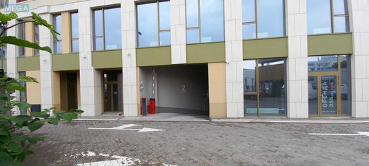 Оренда комерційної нерухомості, 13&nbsp;кв.м, <a class="location-link" href="/kiev/" title="Недвижимость Київ">Київ</a>, <a class="location-link" href="/kiev/svyatoshinskij/" title="Недвижимость Святошинський район">Святошинський р-н</a>, Берестейский просп., 67 (изображение 1)