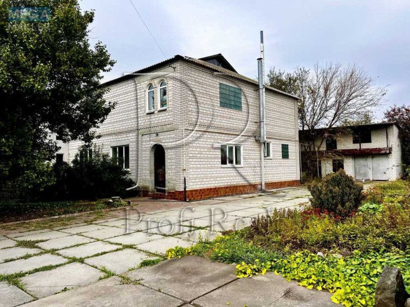 Продаж дома, 2 поверху, 214 кв.м, 5 кімнат, ділянка 25 соток, <a class="location-link" href="/staroe/" title="Недвижимость Старе">Старе</a>, Молодіжна вулиця (изображение 1)