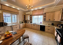 Продаж дома, 3 поверху, 495 кв.м, 7 кімнат, ділянка 20 соток