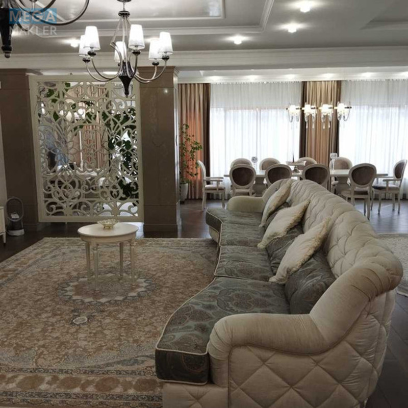 Продаж 3 кімнатної квартири (150/60/60), 2 пов. 5 пов. будинку, <a class="location-link" href="/kiev/" title="Недвижимость Київ">Київ</a>, <a class="location-link" href="/kiev/shevchenkovskij/" title="Недвижимость Шевченківський район">Шевченківський р-н</a>, Лукянівська вул., 21б (изображение 1)