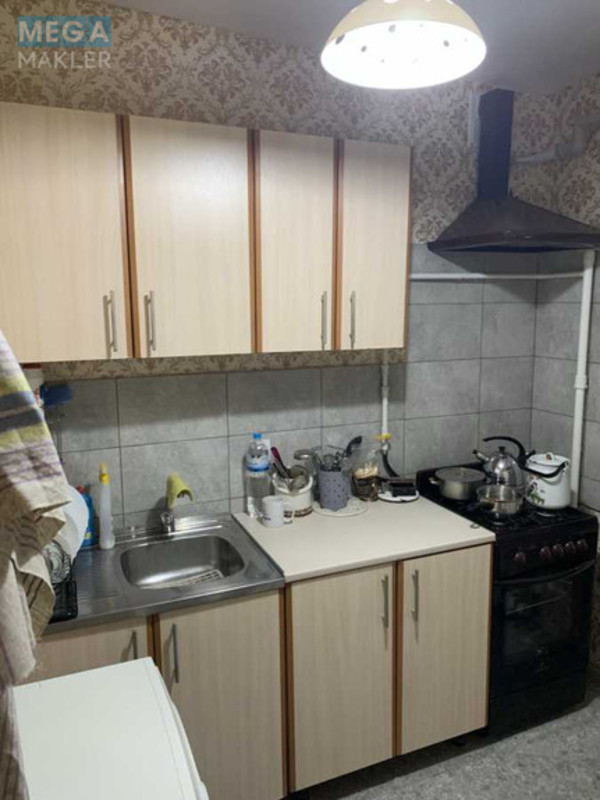 Оренда 1 кімнатної квартири, <a class="location-link" href="/kiev/" title="Недвижимость Київ">Київ</a>, <a class="location-link" href="/kiev/dneprovskij/" title="Недвижимость Дніпровський район">Дніпровський р-н</a>, Будівельників вул. (изображение 1)