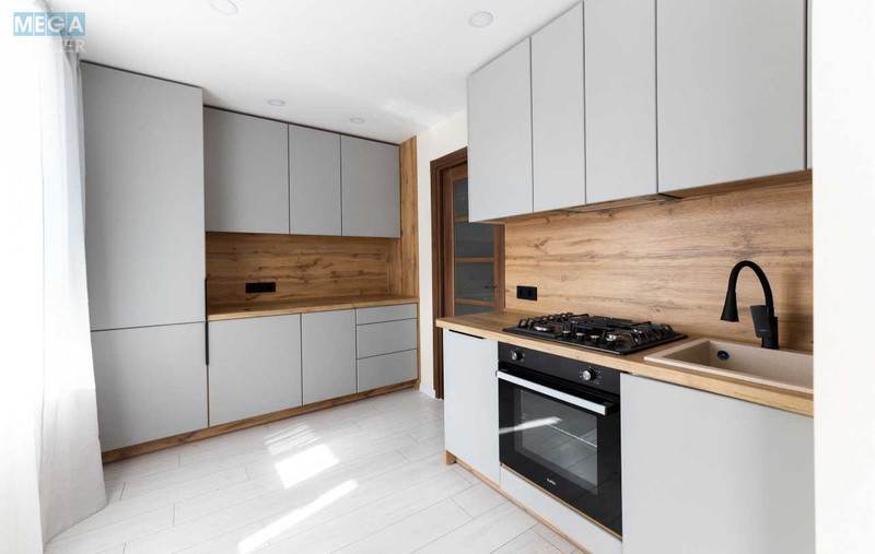 Продаж 3 кімнатної квартири (97/65/18), 4 пов. 6 пов. будинку, <a class="location-link" href="/sofievskaya-borshagovka/" title="Недвижимость Софіївська Борщагівка">Софіївська Борщагівка</a>, Провулок Шкільний, 1А (изображение 1)