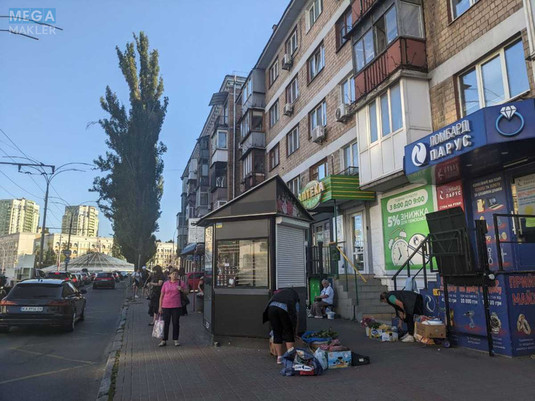 Оренда комерційної нерухомості, 6&nbsp;кв.м, под магазин, <a class="location-link" href="/kiev/" title="Недвижимость Київ">Київ</a>, <a class="location-link" href="/kiev/solomenskij/" title="Недвижимость Солом'янський район">Солом'янський р-н</a>, Чоколівський бульв., 1 (изображение 1)