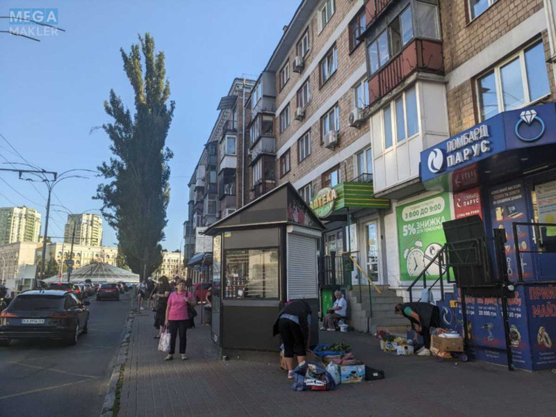 Оренда комерційної нерухомості, 6 кв.м, под магазин, <a class="location-link" href="/kiev/" title="Недвижимость Київ">Київ</a>, <a class="location-link" href="/kiev/solomenskij/" title="Недвижимость Солом'янський район">Солом'янський р-н</a>, Чоколівський бульв., 1 (изображение 1)