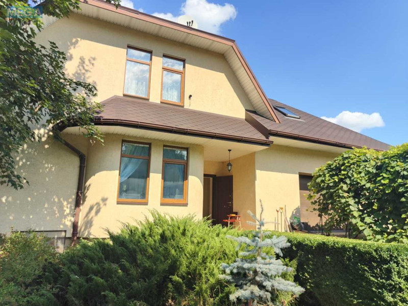 Продаж дома, 2 поверху, 196 кв.м, 4 кімнати, ділянка 12 соток, <a class="location-link" href="/revnoe-selo/" title="Недвижимость Ревне">Ревне</a>, Світанковий пров., 3 (изображение 1)