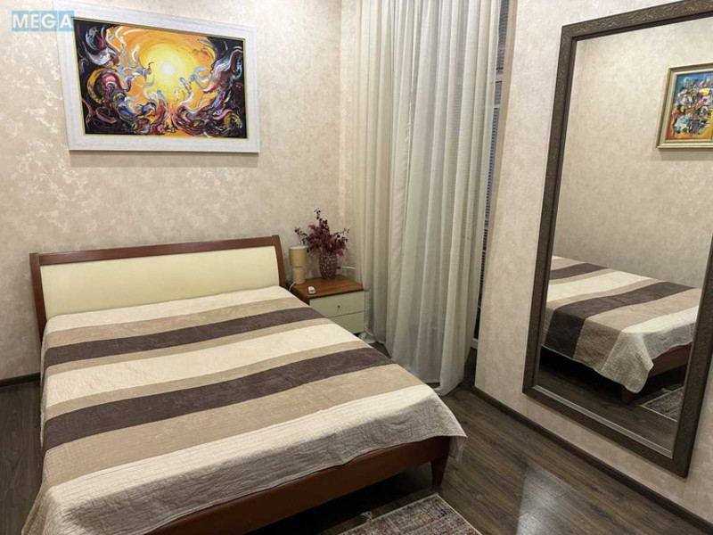 Оренда 2 кімнатної квартири, <a class="location-link" href="/kiev/" title="Недвижимость Київ">Київ</a>, <a class="location-link" href="/kiev/shevchenkovskij/" title="Недвижимость Шевченківський район">Шевченківський р-н</a>, Саксаганського вул., 131а (изображение 1)