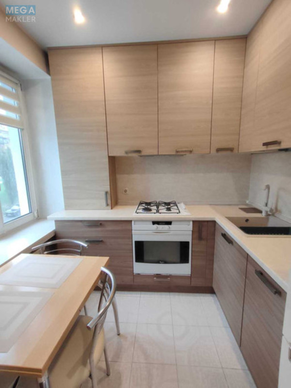 Оренда 2 кімнатної квартири, <a class="location-link" href="/kiev/" title="Недвижимость Київ">Київ</a>, <a class="location-link" href="/kiev/pecherskij/" title="Недвижимость Печерський район">Печерський р-н</a>, Дружби Народів бульв., 8 (изображение 1)