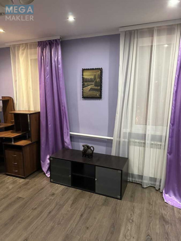 Оренда дома, <a class="location-link" href="/kiev/" title="Недвижимость Київ">Київ</a>, <a class="location-link" href="/kiev/svyatoshinskij/" title="Недвижимость Святошинський район">Святошинський р-н</a>, Соснова вул., 10 (изображение 1)