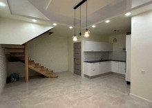 Продаж дома, 3 поверху, 103 кв.м, 4 кімнати, ділянка 4 сотки