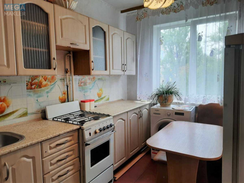 Оренда 2 кімнатної квартири, <a class="location-link" href="/kiev/" title="Недвижимость Київ">Київ</a>, <a class="location-link" href="/kiev/svyatoshinskij/" title="Недвижимость Святошинський район">Святошинський р-н</a>, Академіка Корольова вул., 1А (изображение 1)