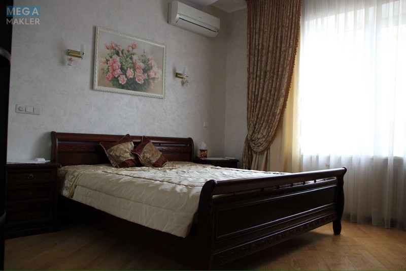 Оренда 3 кімнатної квартири, <a class="location-link" href="/kiev/" title="Недвижимость Київ">Київ</a>, <a class="location-link" href="/kiev/shevchenkovskij/" title="Недвижимость Шевченківський район">Шевченківський р-н</a>, Дмитрівська вул., 69 (изображение 1)