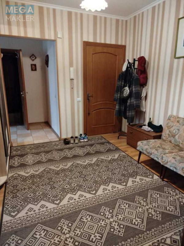 Оренда кімнати (підселення), <a class="location-link" href="/kiev/" title="Недвижимость Київ">Київ</a>, <a class="location-link" href="/kiev/podolskij/" title="Недвижимость Подільський район">Подільський р-н</a>, Георгія Гонгадзе просп., 18 (изображение 1)