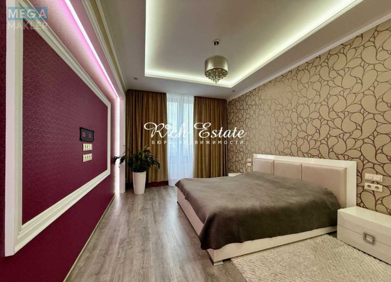 Продаж 3 кімнатної квартири (113,7/55,4/21,7), 4 пов. 12 пов. будинку, <a class="location-link" href="/kiev/" title="Недвижимость Київ">Київ</a>, <a class="location-link" href="/kiev/podolskij/" title="Недвижимость Подільський район">Подільський р-н</a>, Вышгородская ул., 45 (изображение 1)