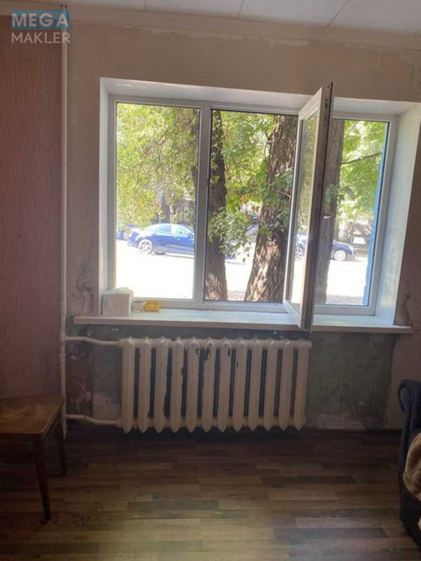 Продаж 4 кімнатної квартири (24,7/?/?), 1 пов. 5 пов. будинку, <a class="location-link" href="/kiev/" title="Недвижимость Київ">Київ</a>, <a class="location-link" href="/kiev/goloseevskij/" title="Недвижимость Голосіївський район">Голосіївський р-н</a>, Василя Жуковського пров., 14 (изображение 1)