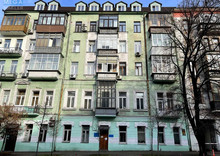 Продаж 2 кімнатної квартири (68/42/11), 4 пов. 5 пов. будинку