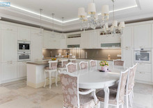 Продаж дома, 2 поверху, 332 кв.м, 5 кімнат, ділянка 18 соток