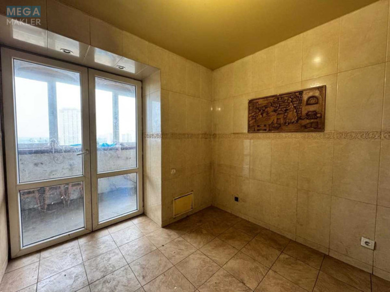 Продаж 3 кімнатної квартири (72/41/8), 9 пов. 10 пов. будинку, <a class="location-link" href="/kiev/" title="Недвижимость Київ">Київ</a>, <a class="location-link" href="/kiev/dneprovskij/" title="Недвижимость Дніпровський район">Дніпровський р-н</a>, Астраханская ул., 3 (изображение 1)