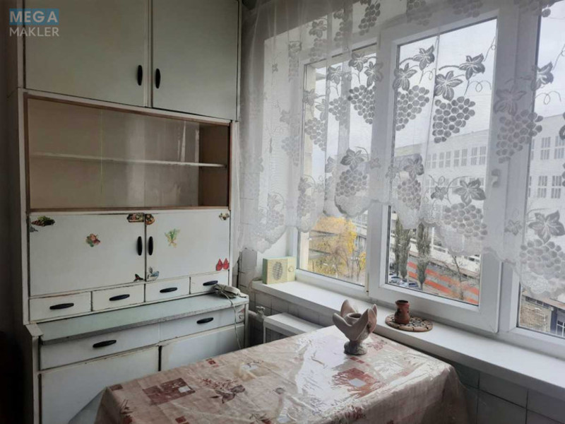 Продаж 2 кімнатної квартири (46,5/30,4/6,3), 8 пов. 9 пов. будинку, <a class="location-link" href="/kiev/" title="Недвижимость Київ">Київ</a>, <a class="location-link" href="/kiev/podolskij/" title="Недвижимость Подільський район">Подільський р-н</a>, Кирилівська вул., 127 (изображение 1)