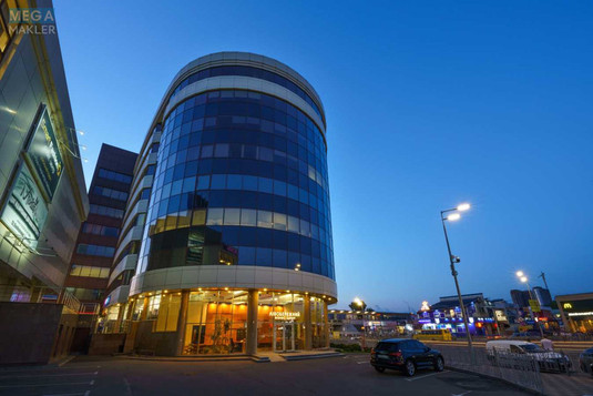 Оренда комерційної нерухомості, 398&nbsp;кв.м, под офис, <a class="location-link" href="/kiev/" title="Недвижимость Київ">Київ</a>, <a class="location-link" href="/kiev/dneprovskij/" title="Недвижимость Дніпровський район">Дніпровський р-н</a>, Евгения Сверстюка ул., 2А (изображение 1)
