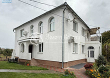 Продаж дома, 2 поверху, 241 кв.м, 7 кімнат, ділянка 6 соток