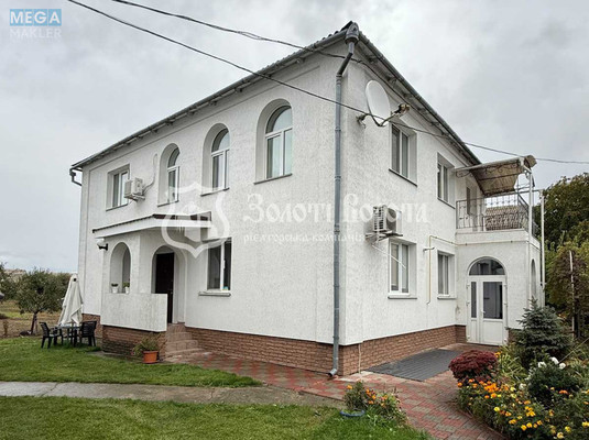 Продаж дома, 2&nbsp;поверху, 241&nbsp;кв.м, 7&nbsp;кімнат, ділянка 6&nbsp;соток, <a class="location-link" href="/kalinovka-pgt/" title="Недвижимость Калинівка">Калинівка</a>, Гагарина вул. (изображение 1)