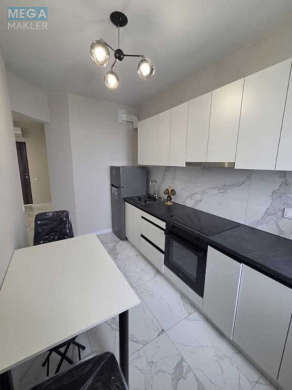 Оренда 3 кімнатної квартири, <a class="location-link" href="/odessa/" title="Недвижимость Одеса">Одеса</a>, <a class="location-link" href="/odessa/suvorovskij/" title="Недвижимость Суворовський район">Суворовський р-н</a>, Штилевая, 1 (изображение 1)