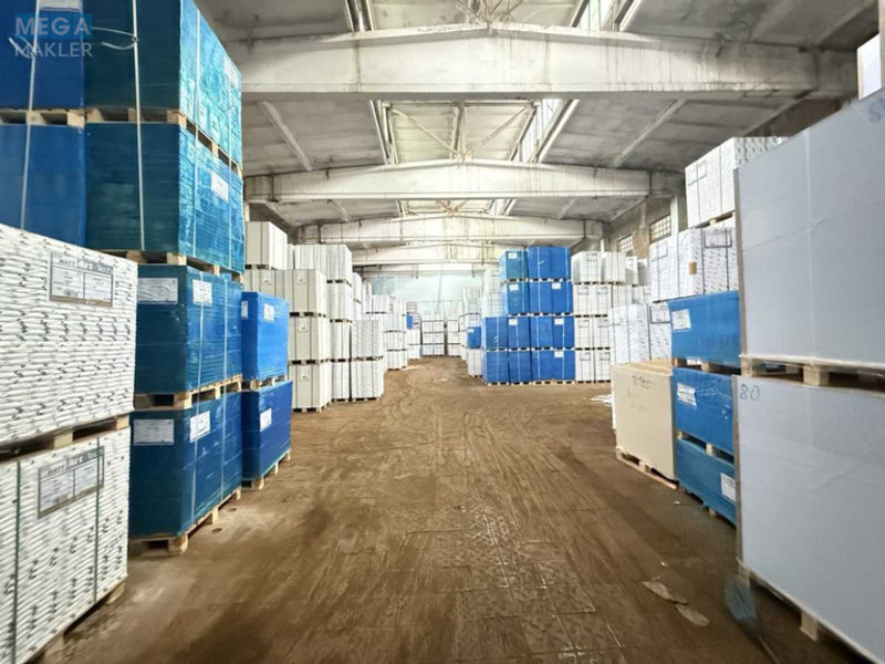 Оренда комерційної нерухомості, 670&nbsp;кв.м, под склад, <a class="location-link" href="/kiev/" title="Недвижимость Київ">Київ</a>, <a class="location-link" href="/kiev/solomenskij/" title="Недвижимость Солом'янський район">Солом'янський р-н</a>, Миколи Василенка вул., 5 (изображение 1)