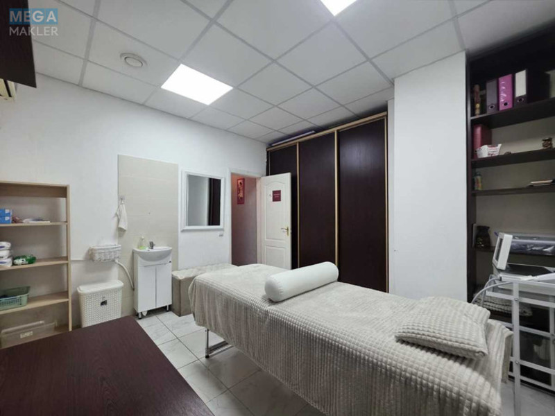 Оренда комерційної нерухомості, 69 кв.м, <a class="location-link" href="/kiev/" title="Недвижимость Київ">Київ</a>, <a class="location-link" href="/kiev/solomenskij/" title="Недвижимость Солом'янський район">Солом'янський р-н</a>, Ковальський пров., 19 (изображение 1)