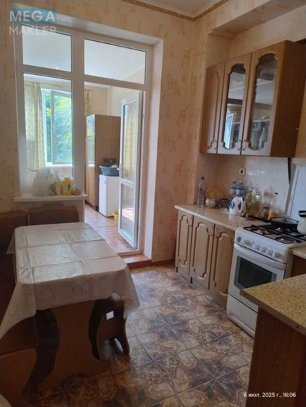 Оренда 2 кімнатної квартири, <a class="location-link" href="/odessa/" title="Недвижимость Одеса">Одеса</a>, <a class="location-link" href="/odessa/suvorovskij/" title="Недвижимость Суворовський район">Суворовський р-н</a>, Красная, 2 (изображение 1)