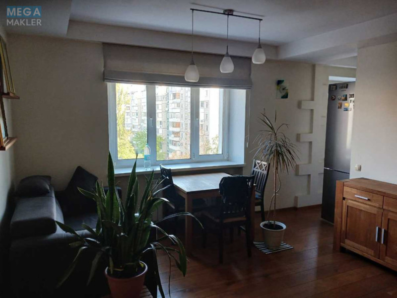 Оренда 3 кімнатної квартири, <a class="location-link" href="/kiev/" title="Недвижимость Київ">Київ</a>, <a class="location-link" href="/kiev/dneprovskij/" title="Недвижимость Дніпровський район">Дніпровський р-н</a>, Русанівський бульв., 11 (изображение 1)