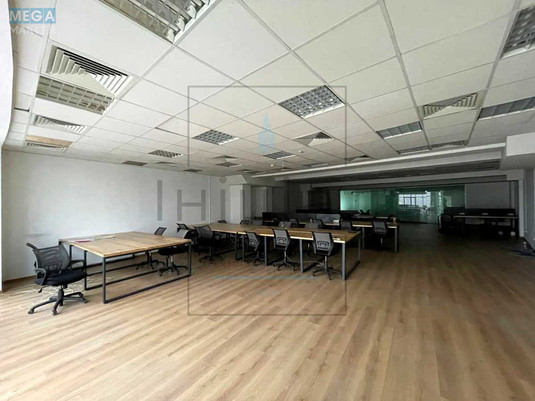 Оренда комерційної нерухомості, 1&nbsp;300&nbsp;кв.м, под офис, <a class="location-link" href="/kiev/" title="Недвижимость Київ">Київ</a>, <a class="location-link" href="/kiev/pecherskij/" title="Недвижимость Печерський район">Печерський р-н</a>, Евгения Коновальца ул., 36Д (изображение 1)