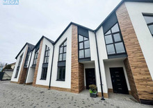 Продаж дома, 2 поверху, 86 кв.м, 3 кімнати, ділянка 1 сотка