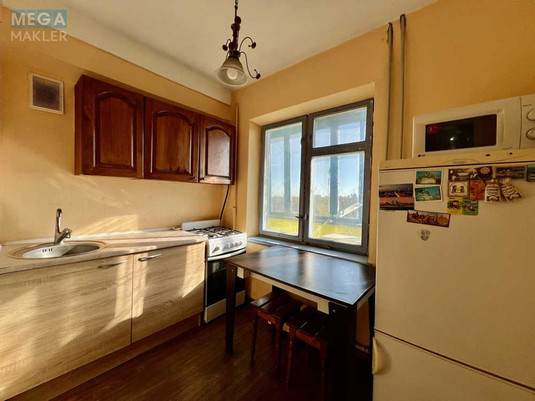 Продаж 1 кімнатної квартири (31,9/18/5,2), 8 пов. 9 пов. будинку, <a class="location-link" href="/kiev/" title="Недвижимость Київ">Київ</a>, <a class="location-link" href="/kiev/podolskij/" title="Недвижимость Подільський район">Подільський р-н</a>, Полкова вул., 55 (изображение 1)