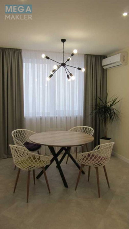 Оренда 2 кімнатної квартири, <a class="location-link" href="/kiev/" title="Недвижимость Київ">Київ</a>, <a class="location-link" href="/kiev/dneprovskij/" title="Недвижимость Дніпровський район">Дніпровський р-н</a>, Воскресенская ул., 18б (изображение 1)