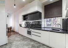 Продаж 2 кімнатної квартири (61,1/39,6/12), 3 пов. 3 пов. будинку