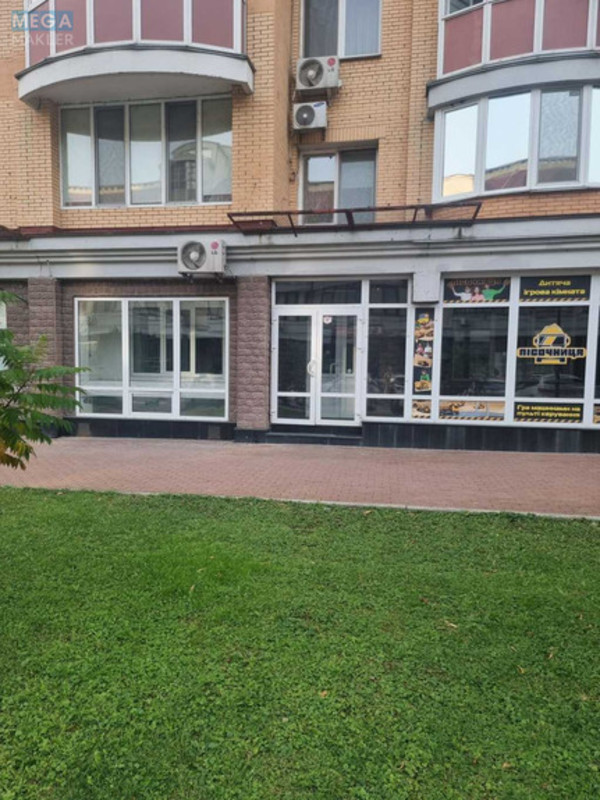 Продаж комерційної нерухомості, 163&nbsp;кв.м, под магазин, <a class="location-link" href="/kiev/" title="Недвижимость Київ">Київ</a>, <a class="location-link" href="/kiev/obolonskij/" title="Недвижимость Оболонський район">Оболонський р-н</a>, Героев Сталинграда просп., 8 (изображение 1)