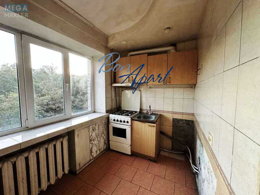 Продаж 1 кімнатної квартири (33/19/6,6), 5 пов. 9 пов. будинку, <a class="location-link" href="/kiev/" title="Недвижимость Київ">Київ</a>, <a class="location-link" href="/kiev/solomenskij/" title="Недвижимость Солом'янський район">Солом'янський р-н</a>, Чоколівський бульв., 19 (изображение 1)