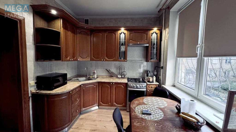 Продаж 3 кімнатної квартири (82/53/10), 2 пов. 5 пов. будинку, <a class="location-link" href="/kiev/" title="Недвижимость Київ">Київ</a>, <a class="location-link" href="/kiev/solomenskij/" title="Недвижимость Солом'янський район">Солом'янський р-н</a>, Іскрівська вул., 1 (изображение 1)