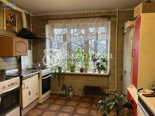 Продаж 1 кімнатної квартири (24/?/?), 3 пов. 5 пов. будинку, <a class="location-link" href="/kiev/" title="Недвижимость Київ">Київ</a>, <a class="location-link" href="/kiev/shevchenkovskij/" title="Недвижимость Шевченківський район">Шевченківський р-н</a>, Парково-Сирецька вул., 3б (изображение 1)