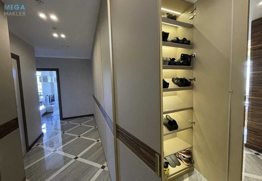 Продаж 4 кімнатної квартири (180/?/?), 9 пов. 25 пов. будинку, <a class="location-link" href="/kiev/" title="Недвижимость Київ">Київ</a>, <a class="location-link" href="/kiev/pecherskij/" title="Недвижимость Печерський район">Печерський р-н</a>, Болсуновская ул. (изображение 1)