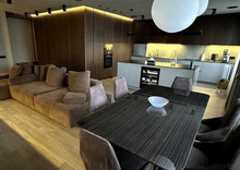 Продаж 2 кімнатної квартири (140/?/?), 5 пов. 25 пов. будинку